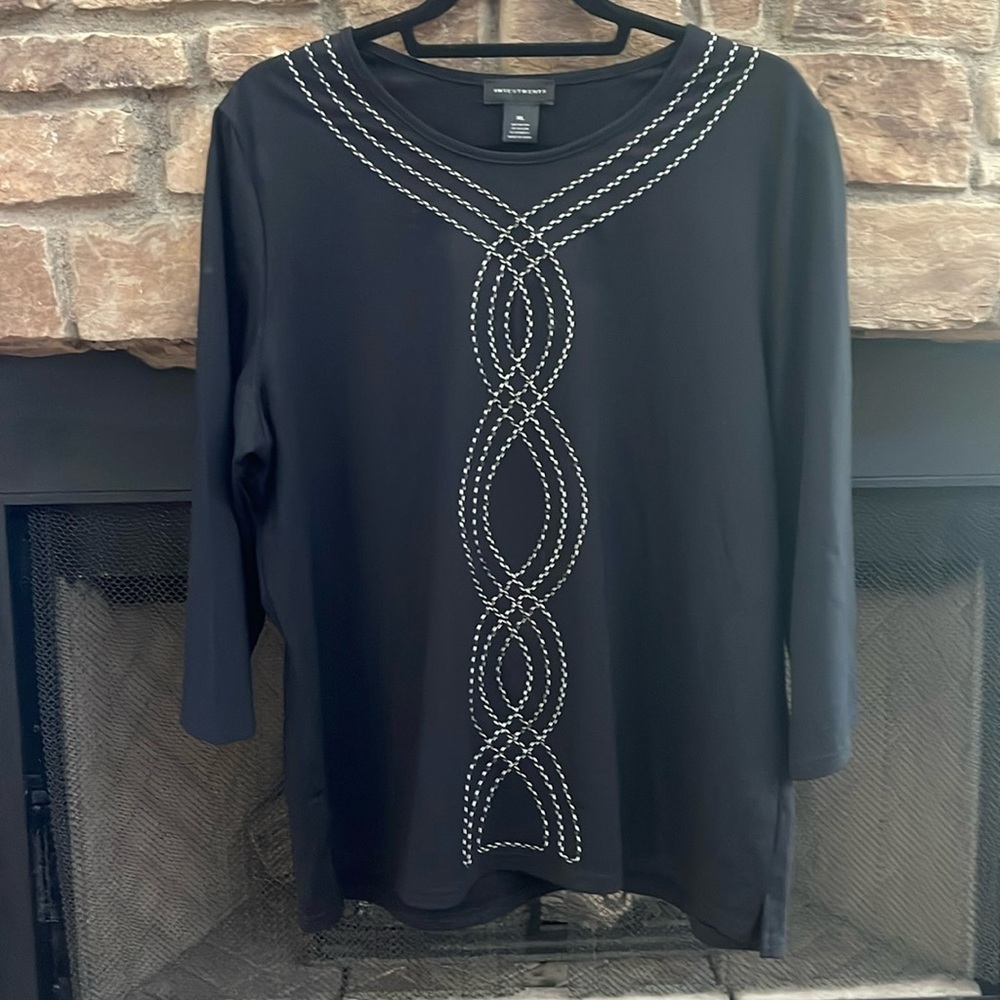 NWT Investments black and white top. Size 2X